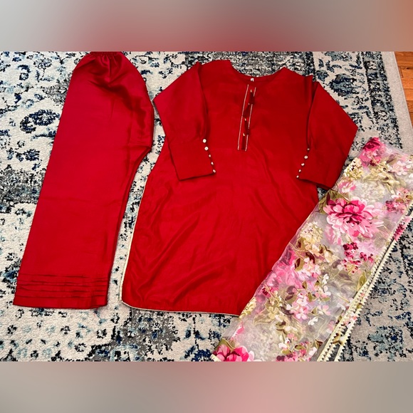 Red Cotton Silk Dress With Printed Dupatta - Picture 2 of 3